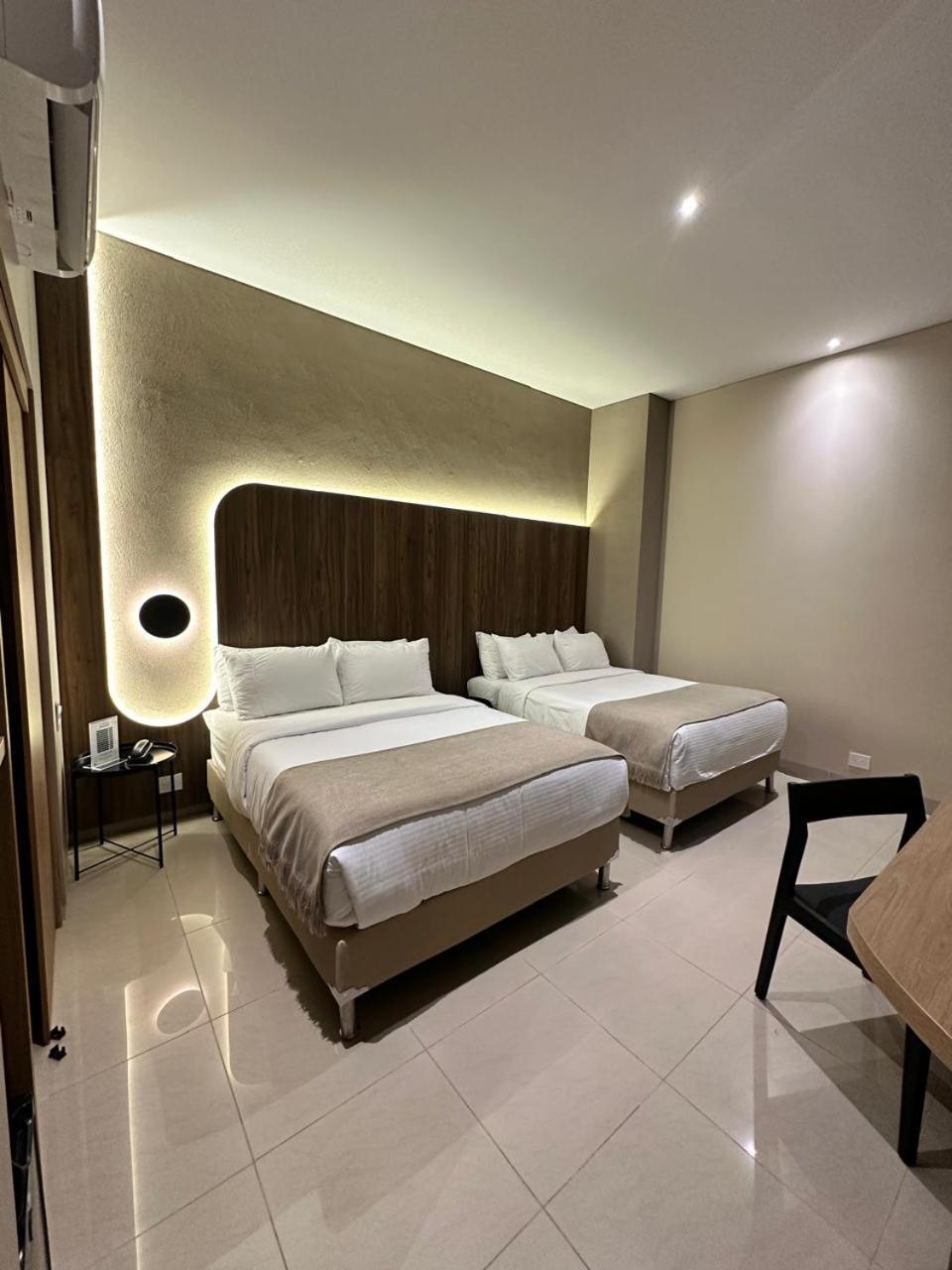 Hotel Lincoln Medellín Buitenkant foto