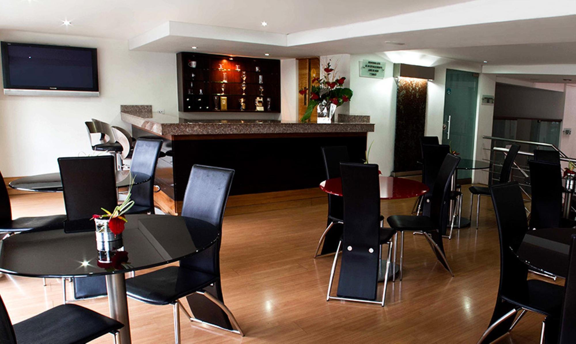 Hotel Lincoln Medellín Buitenkant foto