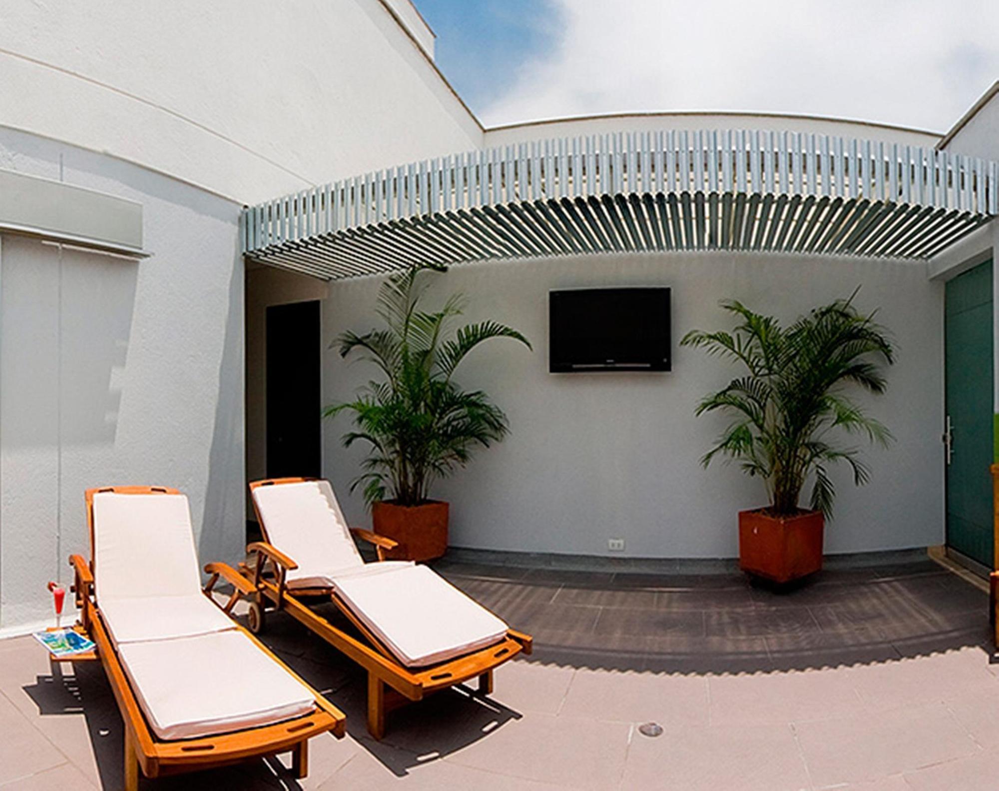 Hotel Lincoln Medellín Buitenkant foto