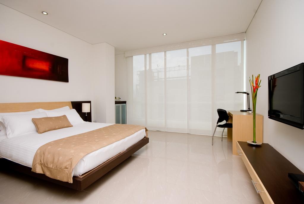 Hotel Lincoln Medellín Buitenkant foto
